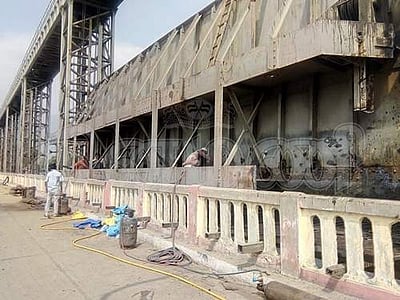 பூலாம்பட்டி காவிரிக் கதவணை பகுதியில் பராமரிப்பு பணிகள் துவக்கம்: மின் உற்பத்தி நிறுத்தம்