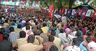 மதுரை: 2000-க்கும் மேற்பட்ட மாநகராட்சி ஊழியர்கள் சாலை மறியல் 