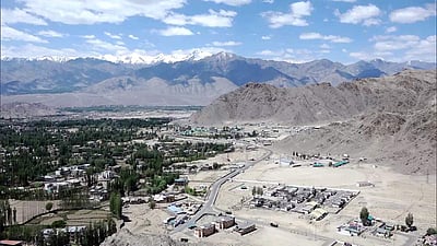 ஜம்மு-காஷ்மீரில் இளம்பெண் தாக்குதல்:  6 பேர் கைது