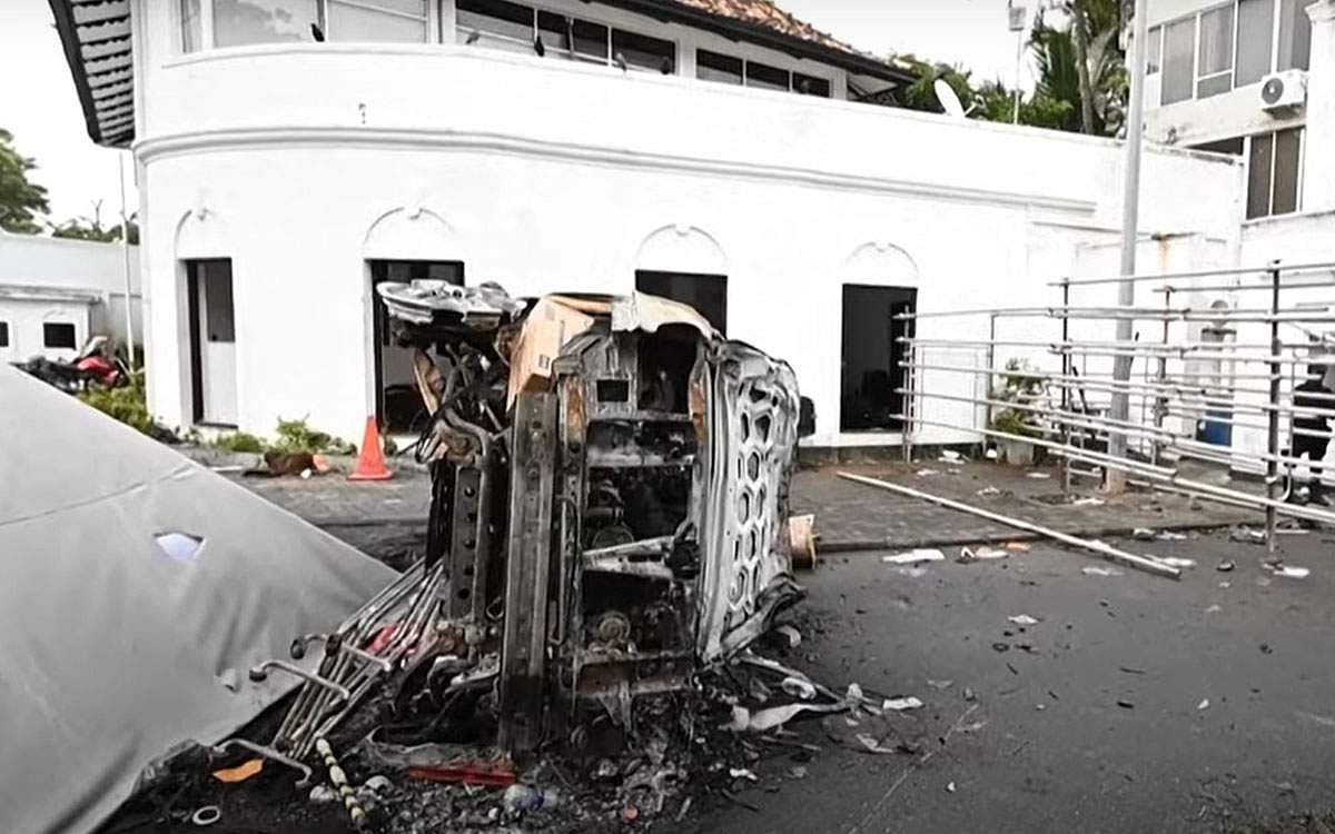 கொந்தளிப்பில் கொழும்பு!  | இலங்கை வன்முறை குறித்த தலையங்கம்