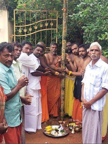 கூடலூர் காளியம்மன் கோயில் திருவிழா கொடி கம்பம் நாட்டப்பட்டது