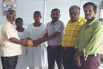 மருத்துவமனையில் செவிலியா் தினம்