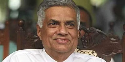 இலங்கை பிரதமராக ரணில் விக்ரமசிங்கே பதவியேற்பு