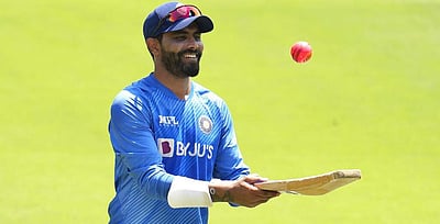 அடுத்த வருடம் சிஎஸ்கே அணியில் ஜடேஜா விளையாடுவாரா?: முன்னாள் வீரர் சந்தேகம்