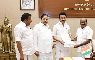 இலங்கை மக்களுக்கு திமுக எம்.எல்.ஏ.க்களின் ஒரு மாத ஊதியம் நிதியுதவி