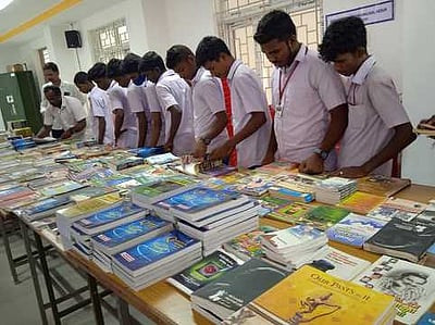 அரசு பாலிடெக்னிக் கல்லூரியில் புத்தகக் கண்காட்சி