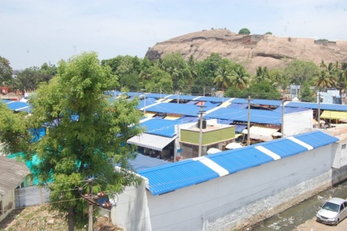 பொது ஏலம் நடத்தாமல் கடைகள் ஒதுக்கீடு: திண்டுக்கல் மாநகராட்சிக்கு ரூ.2.50 கோடி இழப்பு!