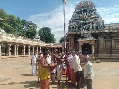 திருவாதவூா் கோயிலில் வைகாசி திருவிழா:முகூா்த்தக்கால் நடும் வைபவம்