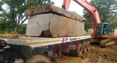 மதுரை மீனாட்சியம்மன் கோயில் மண்டபத்துக்கு ராசிபுரத்துக் கற்கள்