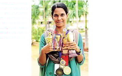 தங்க மங்கை!