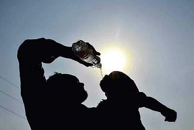 கடும் வெயில்: தண்ணீா் தட்டுப்பாட்டில் தில்லி