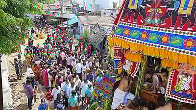 காடு அனுமந்தராய சுவாமி திருகோயில் தேரோட்டம்: வெகு விமர்சியாக நடைபெற்றது