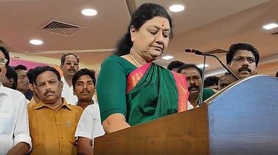 அதிமுகவை மீட்கும் வரை ஓயமாட்டேன்: தஞ்சையில் சசிகலா பரபரப்பு பேச்சு 