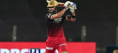 ஆர்சிபி அணி 200+ ரன்கள் இலக்கை கடைசியாக எப்போது விரட்டியது?