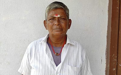 36 ஆண்டுகளாக ஆண் வேஷத்தில் வாழும் பெண் - காரணம் என்ன?