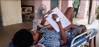 நெல்லையில் ஸ்ட்ரெச்சருடன் பொதுத் தேர்வை எழுதிய மாணவன்