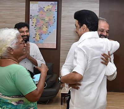 அற்புதம்மாளிடம் வேண்டுகோள் வைத்த முதல்வர் மு.க.ஸ்டாலின்