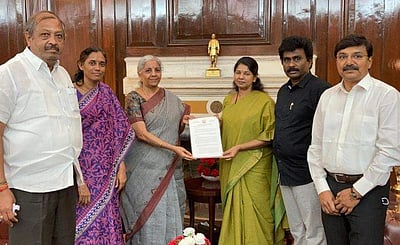 நூல் விலை உயர்வு: நிர்மலா சீதாராமனுடன் தமிழக எம்.பி.க்கள் சந்திப்பு