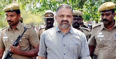 'அவ்விய நெஞ்சத்தான்..'  திருக்குறளுடன் பேசத் தொடங்கிய பேரறிவாளன்