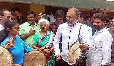 இதிகாசத்தில்கூட இப்படியொரு தாயைப் பார்த்திருக்க முடியாது: நடிகர் சூரி உருக்கம்