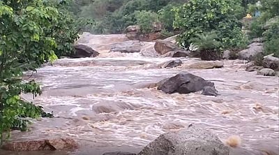 பீமன் நீர்வீழ்ச்சியில் வெள்ளப்பெருக்கு