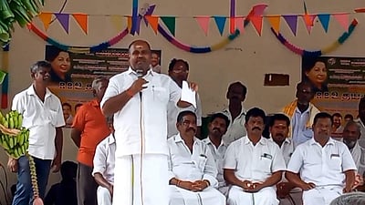 ஆளில்லாத விழாவில் முக்கால்மணி நேரம் பேசிய முன்னாள் அமைச்சர் (விடியோ)