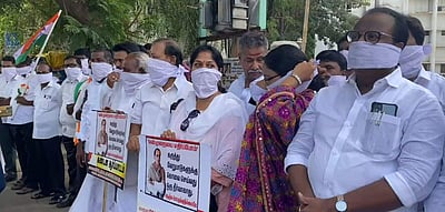 பேரறிவாளன் விடுதலை: தமிழகத்தில் காங்கிரஸ் போராட்டம்