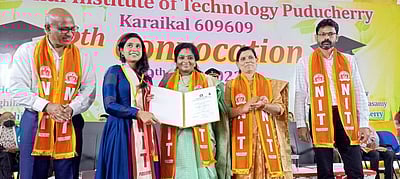 மாணவா்கள் தொழில்நுட்பத் திறனை மேம்படுத்திக்கொண்டே இருக்க வேண்டும்: என்.ஐ.டி. பட்டமளிப்பு விழாவில் துணைநிலை ஆளுநா் பேச்சு