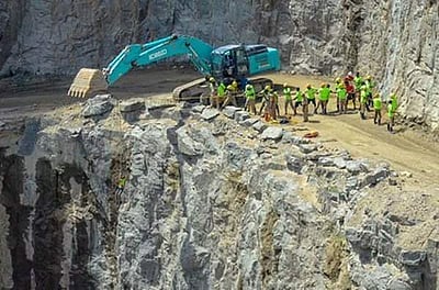 கல்குவாரி விபத்து: கனிம வளத்துறை உதவி இயக்குநர் பணியிடை நீக்கம் - ஆட்சியர் தகவல்