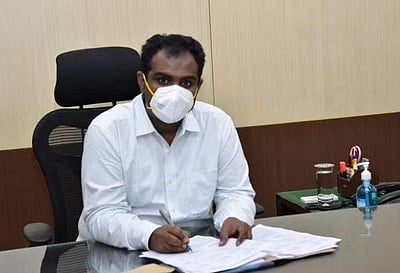 சமஸ்கிருத உறுதிமொழி சர்ச்சை: மாணவர்களிடம் மாவட்ட ஆட்சியர் விசாரணை