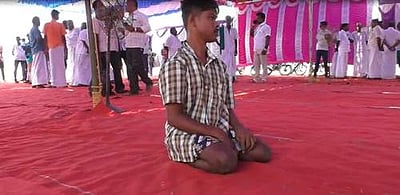 மணப்பாறை அருகே சுட்டெரிக்கும் வெயிலில் கிராம சபை கூட்டத்துக்கு வந்த மாற்றுத்திறனாளி