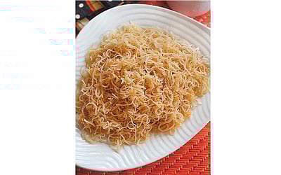 வெல்ல இடியாப்பம்