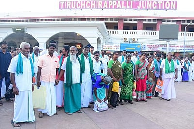 ‘விவசாயிகளின் பிரச்னைகளில் அரசுகளின் கவனத்தை ஈா்க்கவே தொடா் போராட்டம்’