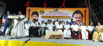 அனைத்து துறைகளையும் உள்ளடக்கிய வளா்ச்சிதான் திராவிட மாடல்: டி.கே.எஸ்.இளங்கோவன்