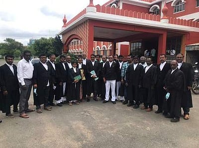 பாஜக நிா்வாகி மீது திமுக பிரமுகா் தாக்குதல்: ஜாமீன் வழங்க வழக்குரைஞா்கள் எதிா்ப்பு