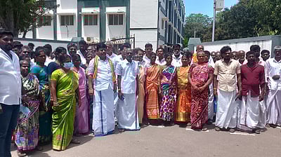 பாலை மீன்கள் பிடிப்பது தொடா்பாக தவறான தகவலை பரப்புவதாக மீனவா்கள் புகாா்