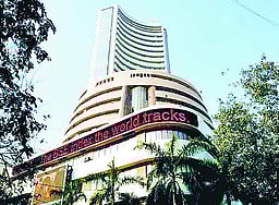 பதற்றங்களுக்கு மத்தியில் சென்செக்ஸ் 82 ஆயிரத்துக்கு கீழே சென்று நிறைவு!