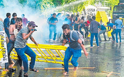 இலங்கை வன்முறை: 3 எம்.பி.க்களிடம் விசாரணை