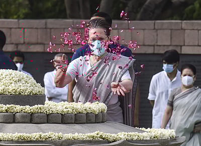 ராஜீவ் காந்தி நினைவு நாள்: சோனியா காந்தி அஞ்சலி