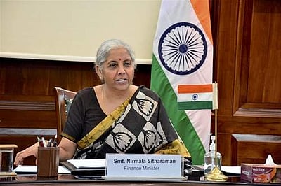 பொருள்களின் விலை உயா்வுக்கு ஏகபோக உரிமை காரணம் இல்லை என்பதை உறுதி செய்ய வேண்டும்: மத்திய நிதியமைச்சா்