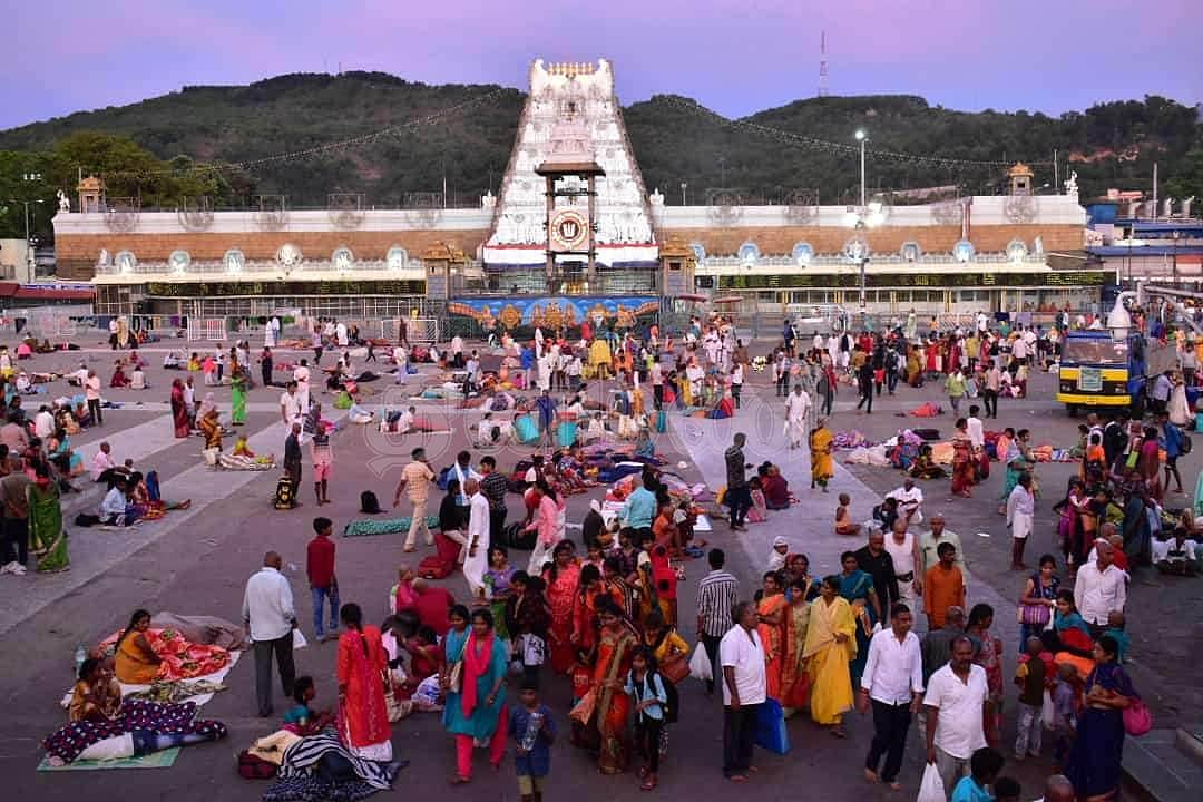 திருப்பதி: இலவச தரிசனத்திற்கு 48 மணி நேரம் காத்திருக்கும் மக்கள்!