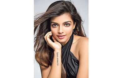 ஒரு கதையில் நான்கு ஹீரோயின்கள்