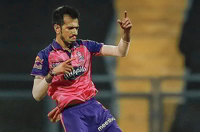 ஷேன் வார்ன் சொர்க்கத்திலிருந்து என்னைப் பார்க்கிறார்: சஹால்