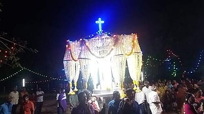 கிருஷ்ணகிரி அருகே புனித சூசையப்பர் ஆலய தேர் பவனி 