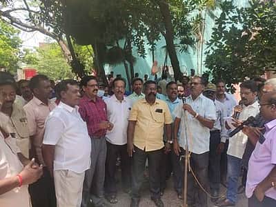 புதுவை மின்துறை தனியார்மய நடவடிக்கை: மின்துறை ஊழியர்கள் கூட்டமைப்பு மீண்டும் ஆர்ப்பாட்டம்