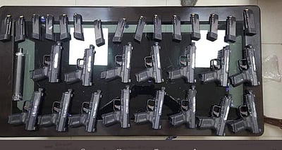 ஜம்மு-காஷ்மீரில் 2 பயங்கரவாதிகள் கைது: 15 துப்பாக்கிகள் பறிமுதல்