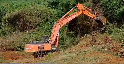 டெல்டா மாவட்டங்களில் முழுவீச்சில் தூர்வாரும் பணிகள் 