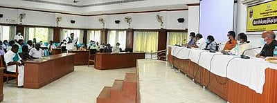 குறுவை நெல் சாகுபடிக்குப் பயிா்க் காப்பீட்டை உறுதி செய்ய வேண்டும்