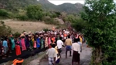 இறந்தவரின் ஆவியை வீட்டிற்கு அழைக்கும் விநோத நிகழ்வு: ஊசூர் அருகே மலைவாழ்மக்கள் திருவிழா