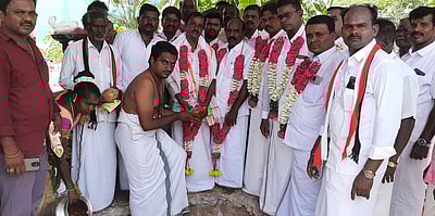 பள்ளிகளில் வகுப்பறைக் கட்டடம் கட்ட பூமி பூஜை